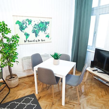 Lovely Apartment In Erzsebetvaros A57 Budapest Exteriör bild