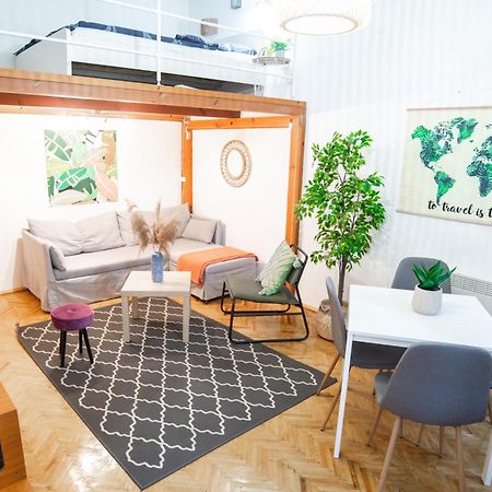 Lovely Apartment In Erzsebetvaros A57 Budapest Exteriör bild